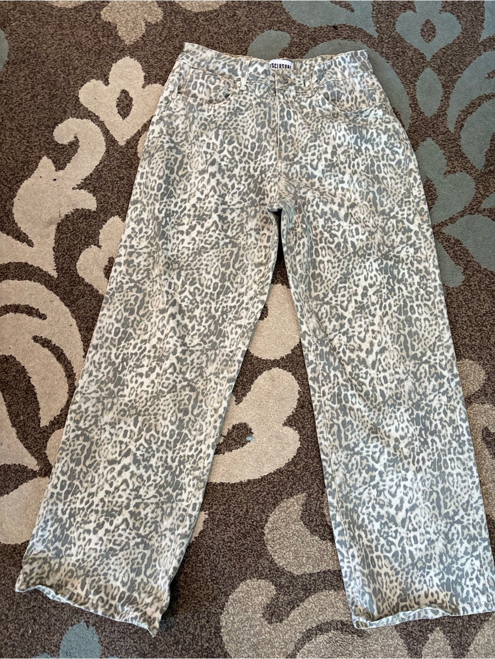 Leopard-Print Wide Leg Jeans in Gray